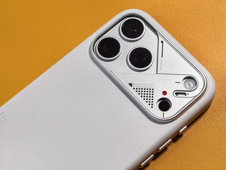Exploring the Latest Trends in Mobile Accessory Designs